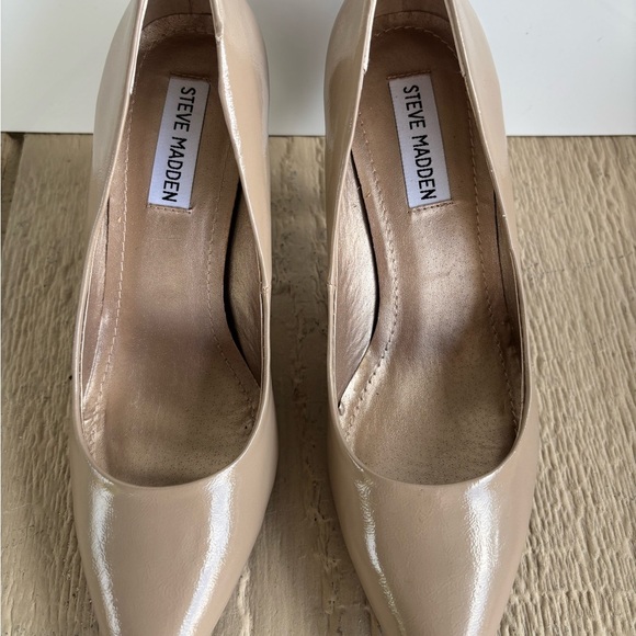 Steve Madden Tan Pointed-Toe Heels - Picture 2 of 8